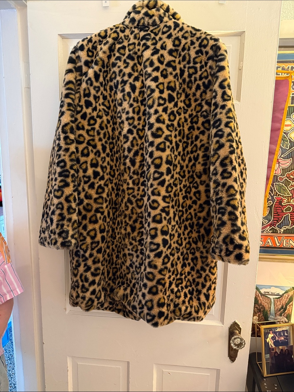 26 International Leopard Print Teddy Coat - Beige & Black - Picture 3 of 3